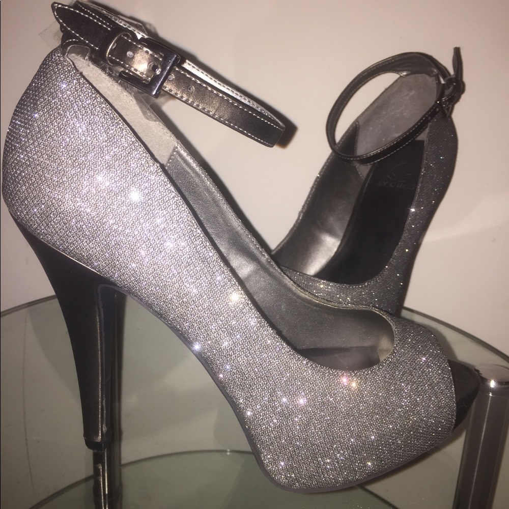 Women's Guess Sparkle Peep Toe Pumps